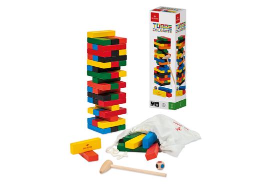 带锤子的彩色塔