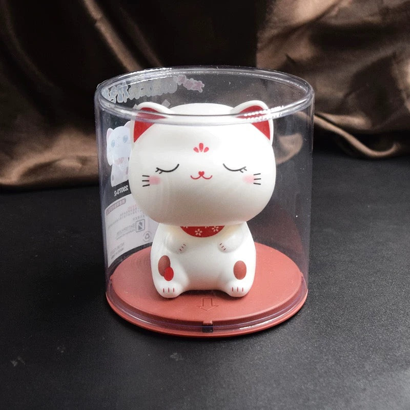 Gatto portafortuna movimento