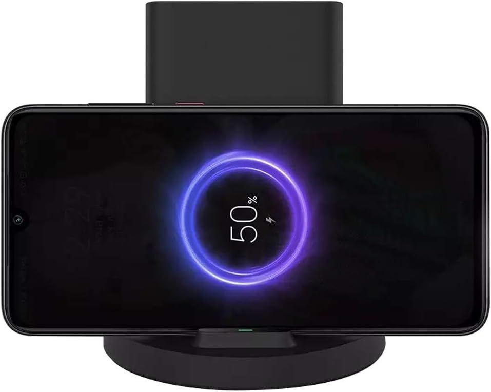Xiaomi Caricatore Wireless 20W in stazione di ricarica verticale con telefono in carica al 50%.