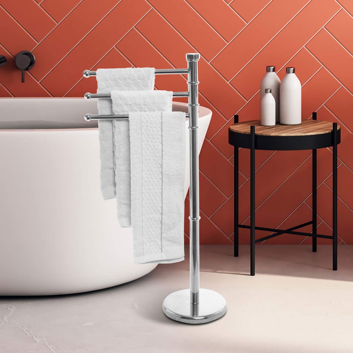 MyGift Portasciugamani Autoportante da 38 Pollici in Metallo Argentato con 3 Bracci Girevoli e Base Robusta Rotonda per Bagno Moderno Elegante
