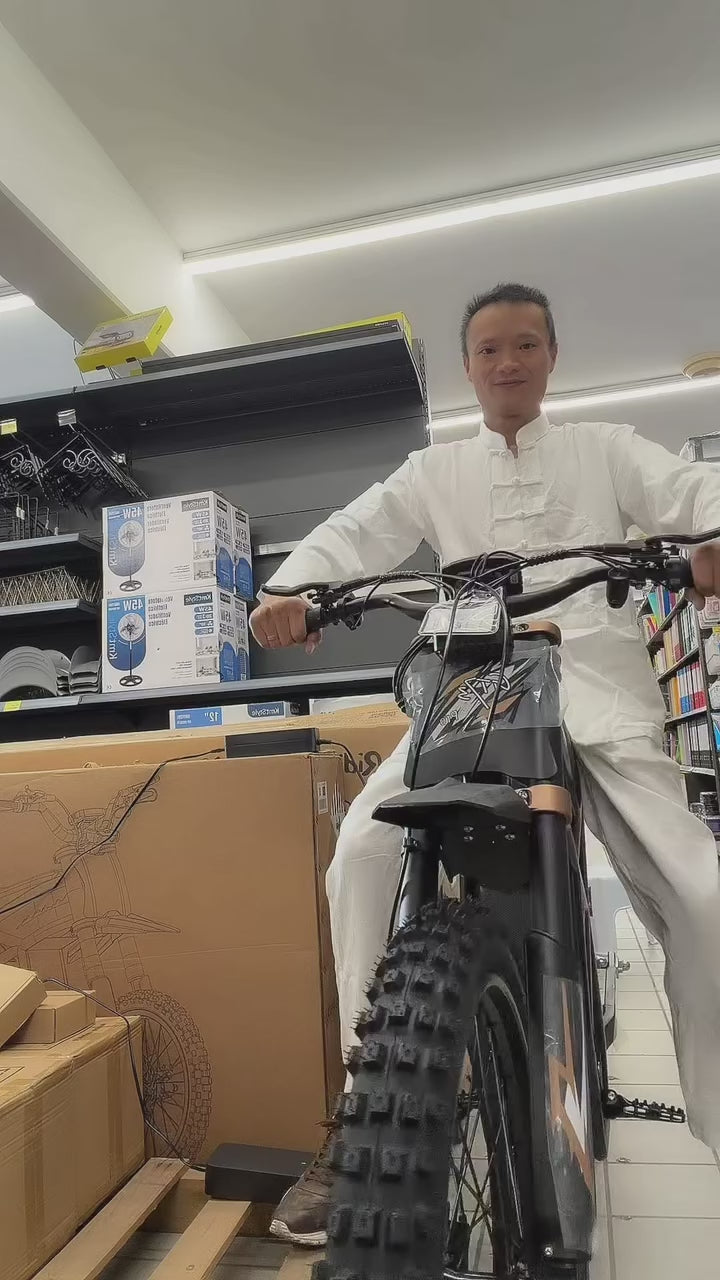Carica video: Moto Elettrica GT73 PRO | 3000W, Batteria Estraibile, Motocicletta Off-Road